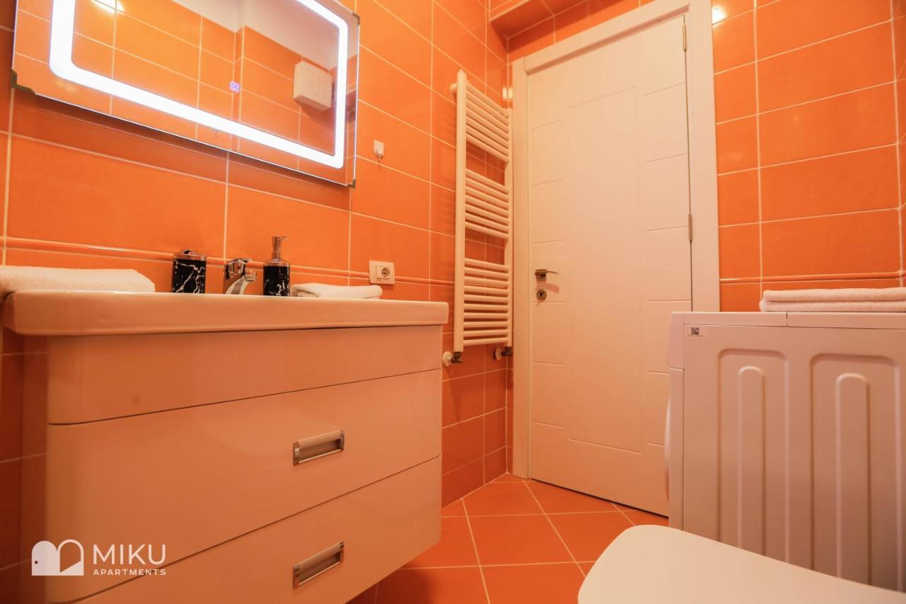 Miku Apartment - Perfect 1Bedroom At Komuna E Parisit Tirana Exterior foto
