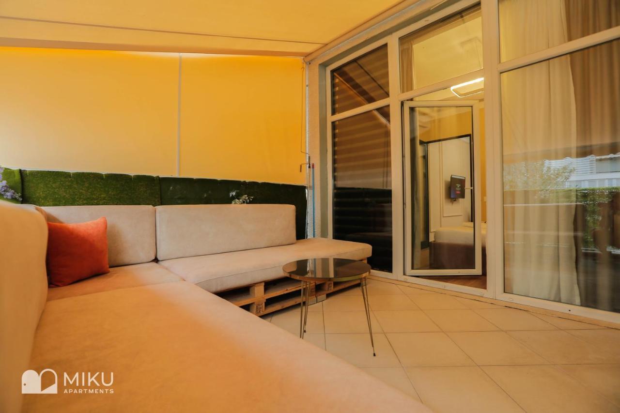 Miku Apartment - Perfect 1Bedroom At Komuna E Parisit Tirana Exterior foto